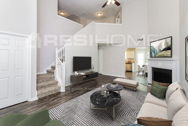 Building Photo - 330 Wekiva Ct