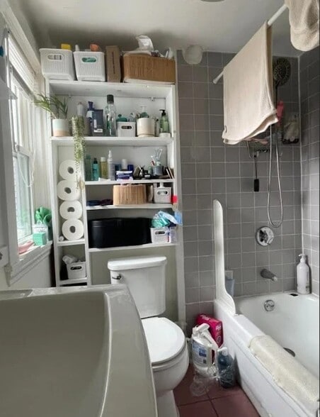 Building Photo - 196 Hampshire St