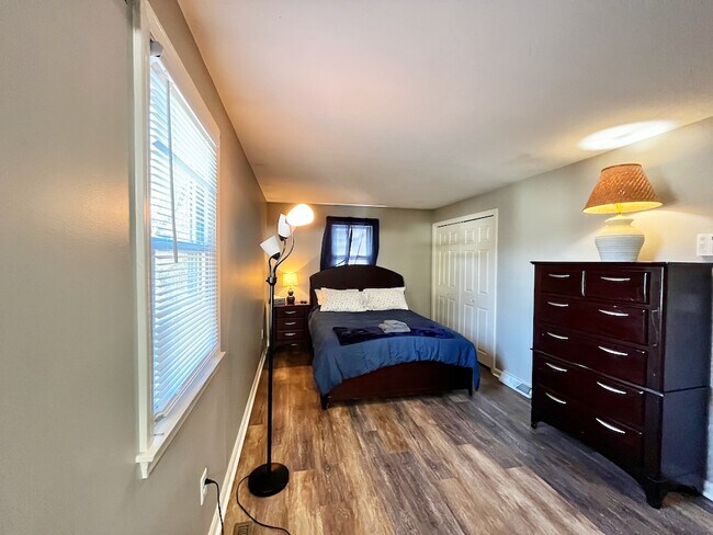 Building Photo - 94 Cottonwood Ln