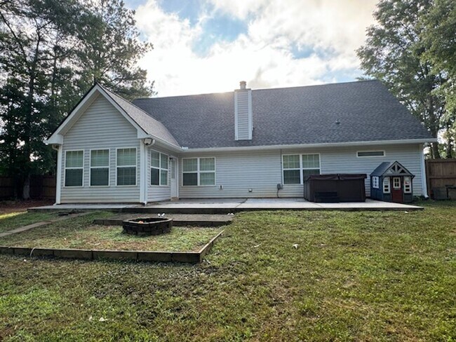 Building Photo - 577 Deadwood Trail