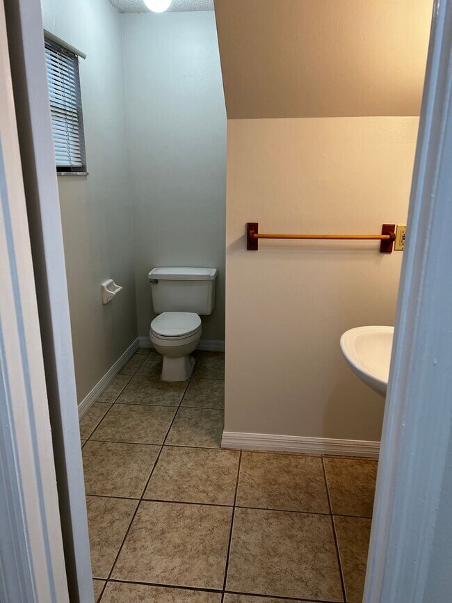 Building Photo - SANDPOINTE TOWNHOMES