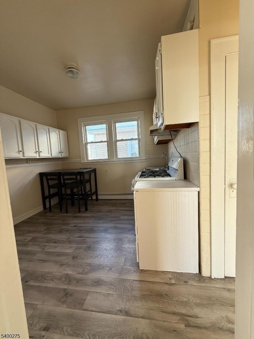 Building Photo - 1010 Kilsyth Rd