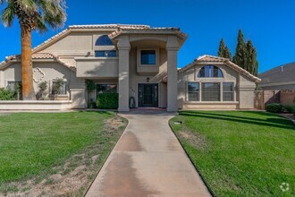 Building Photo - 6 Bed 3.5 Bath, Home with 2 Car Garage & S...