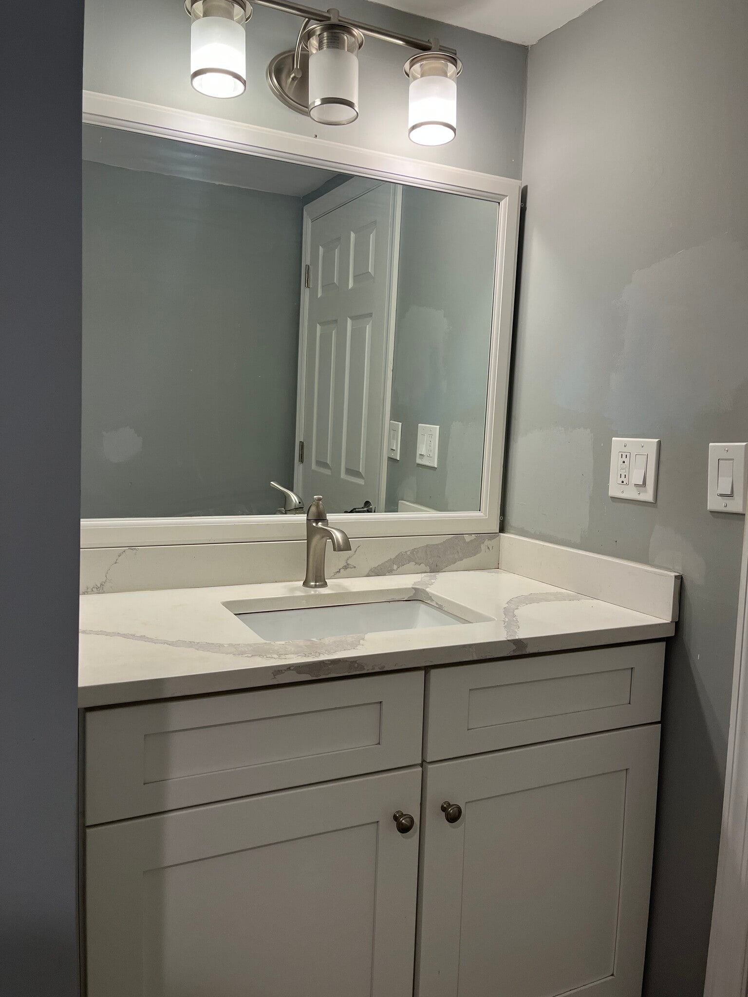 3rd FL: Masterbdrm Full Bath - 223 Jackson St