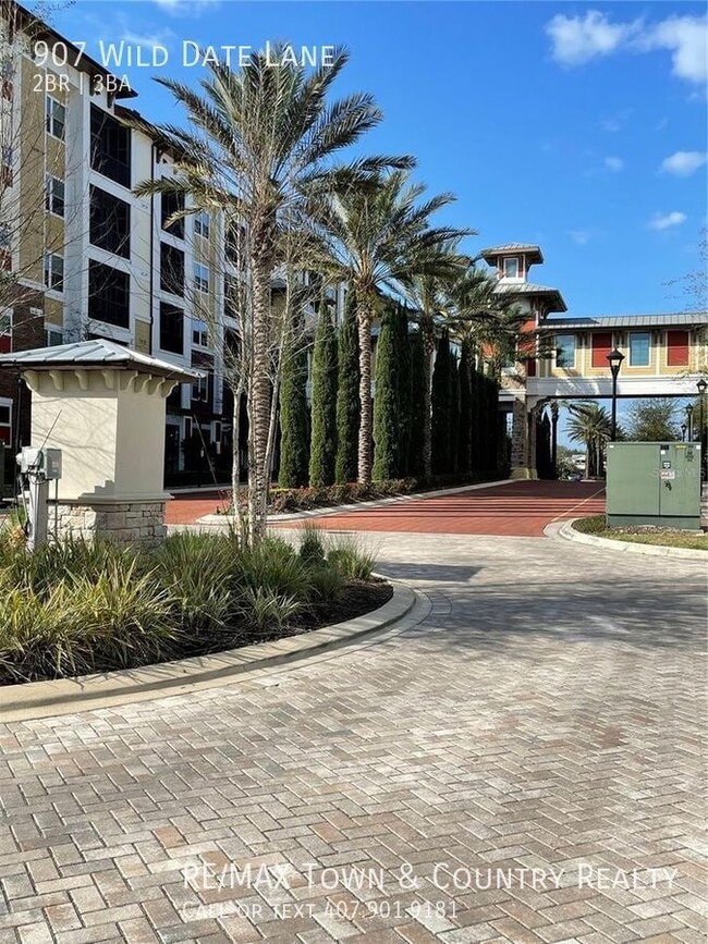 Building Photo - Griffin Park Townhome in Lake Mary