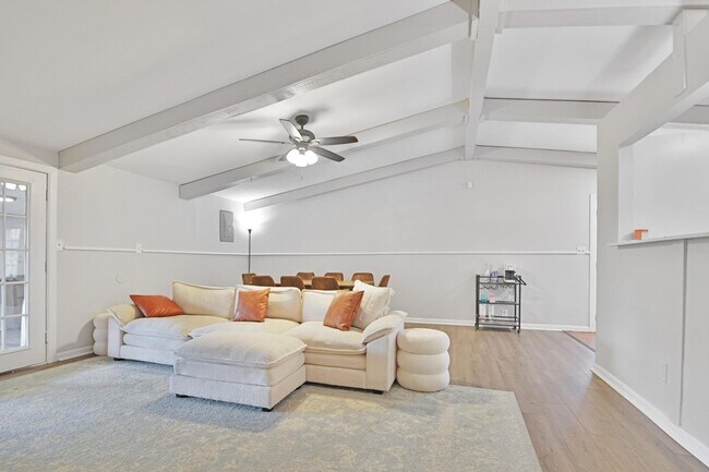 Building Photo - 2007 68th St