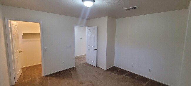 Building Photo - 1262 Garrett Way