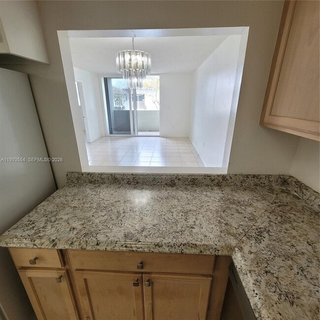 Building Photo - 10090 NW 80th Ct