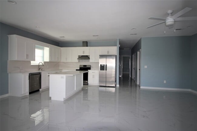 Building Photo - 956 County Rd 281