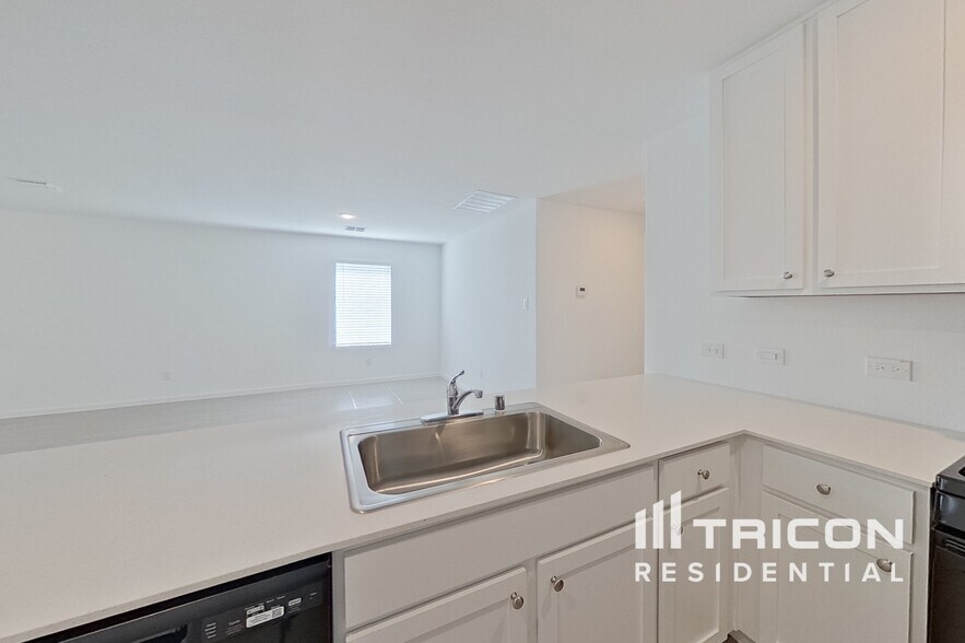 Building Photo - 1608 Lercara Ln