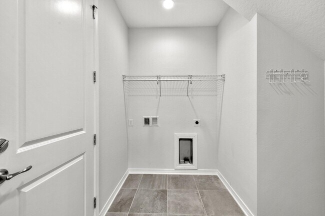 Building Photo - 303 Key Lime Pl