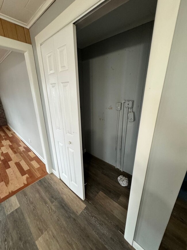 Building Photo - 26-28 Route 7 North, Unit 101