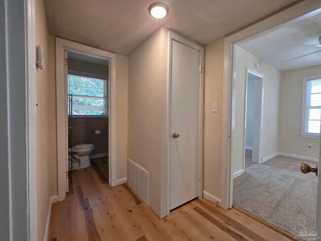 Building Photo - 35 Kennington Dr