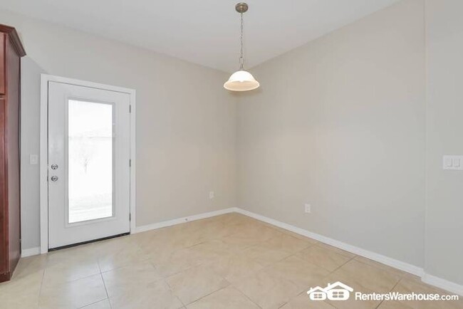 Building Photo - Recently updated 3 Bed, 2 Bath home in Tuc...