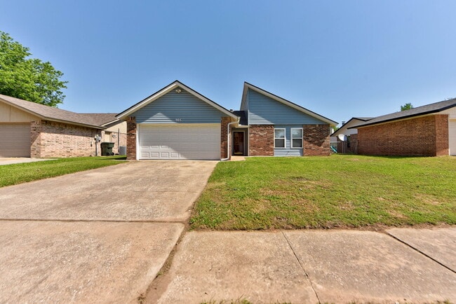 Primary Photo - 905 Hawks Nest Dr