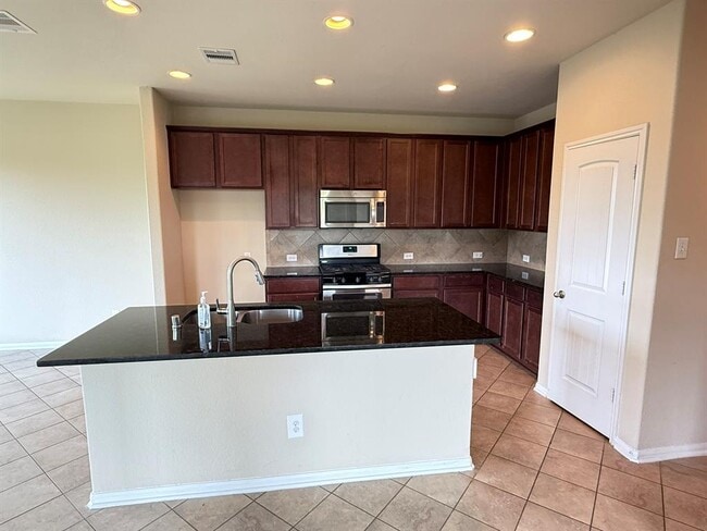 Building Photo - 10132 Blue Point Juniper Dr