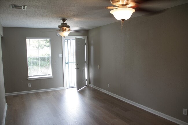 Building Photo - 5400 Sheldon St