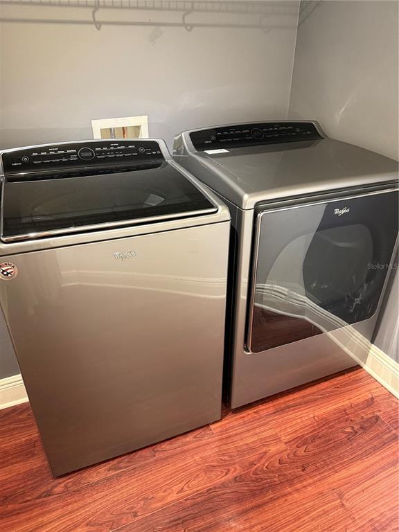 Building Photo - 800 N Tamiami Trl