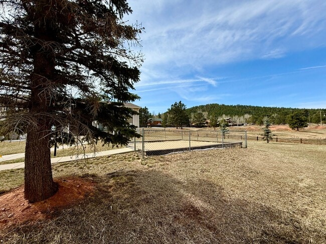 Building Photo - 640 Coraline Ave