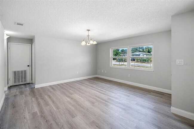 Building Photo - 2105 9th St NE