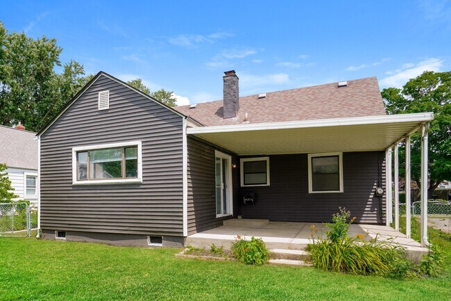 Building Photo - 3307 Eisenhower Rd