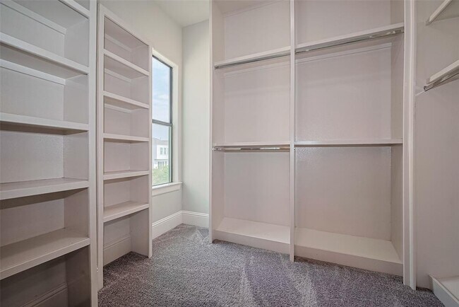 Building Photo - 1806 W 25th St