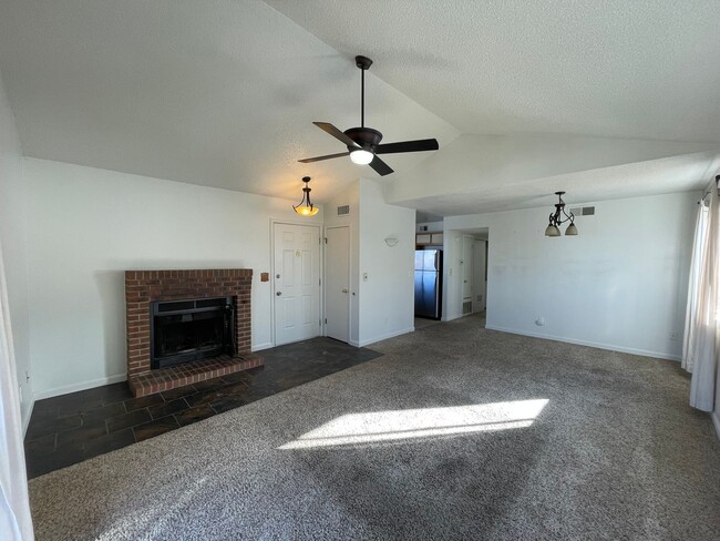 Building Photo - Cozy 2-Bedroom Top Floor Condo at Belmar P...