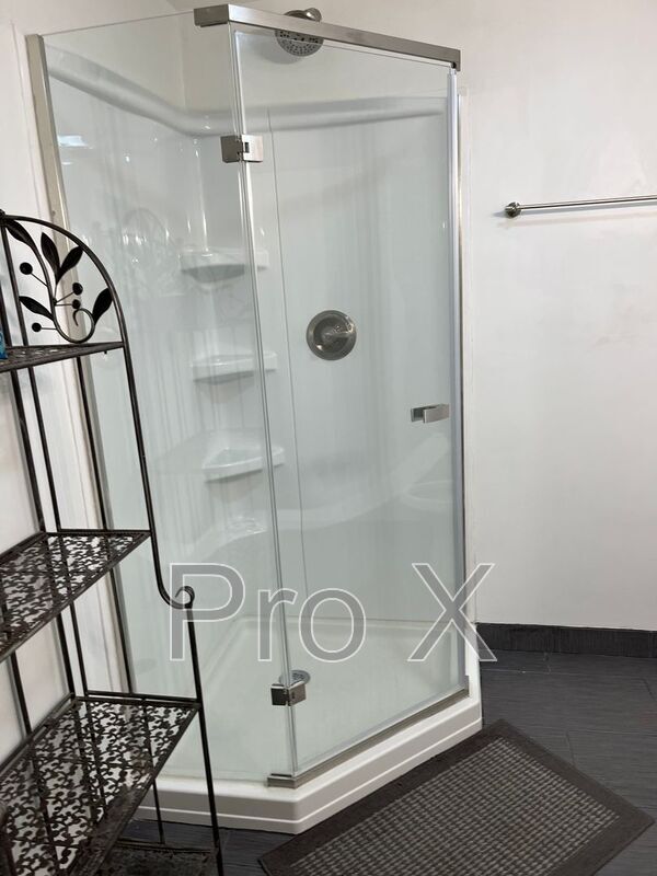 Building Photo - 404 W 1st St