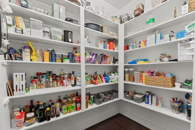 Building Photo - 5006 Newport Ct