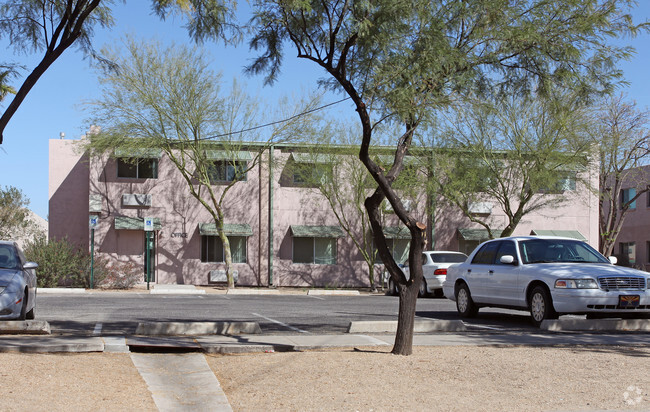 Building Photo - Fry Apartments