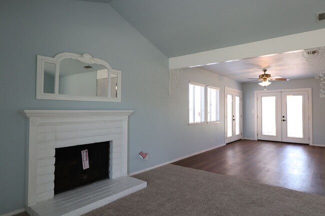 Building Photo - Great Southpoint Estates Home