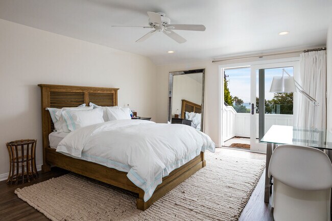 Upstairs bedroom #2 - 29225 Cliffside Dr