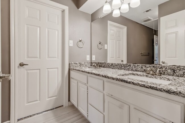 Building Photo - 102 Pebble Beach Dr
