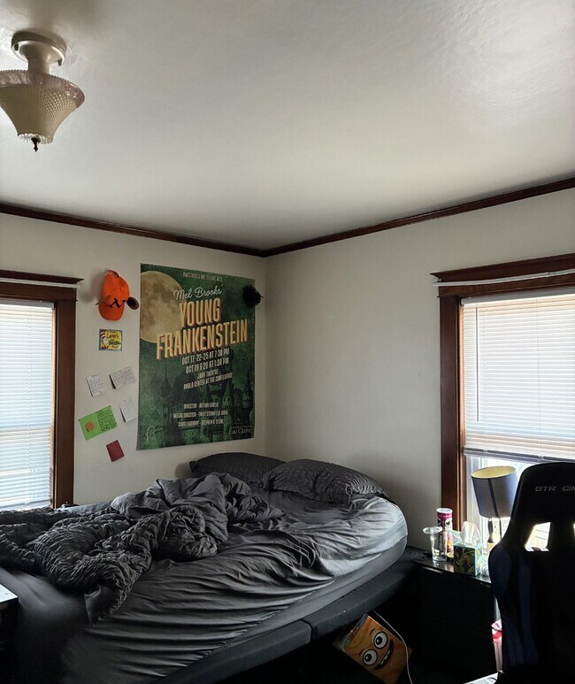 Building Photo - 3 bed 1 bath near UWEC! Available June 1st