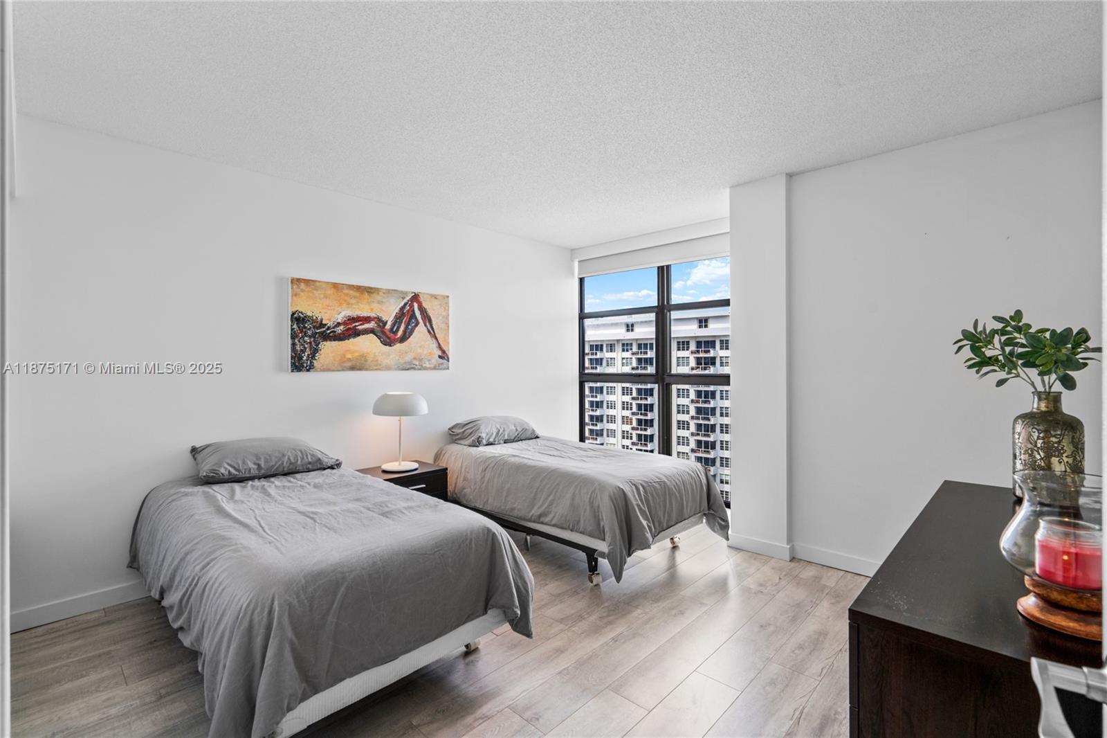 Building Photo - 5757 Collins Ave