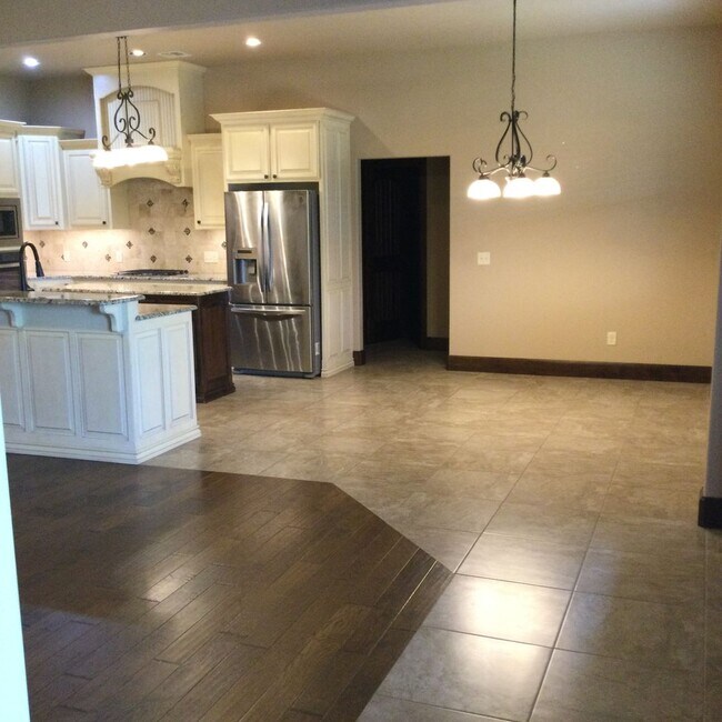 Building Photo - 17409 Melville Ln