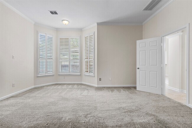 Building Photo - 11403 Lakewood Cove