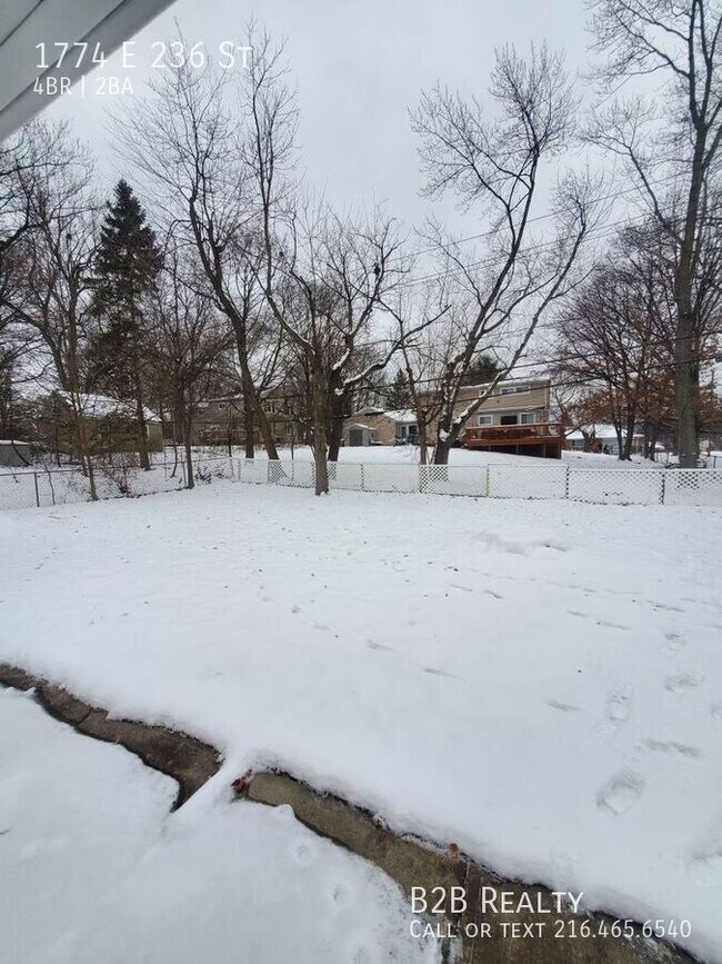 Building Photo - 1774 E 236th St