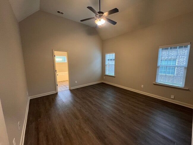 Building Photo - 1029 Hogue Dr