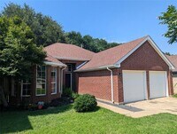 Building Photo - 2296 Grandview Dr