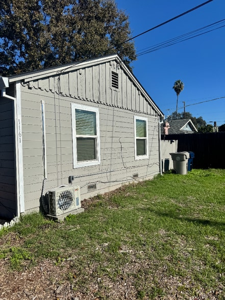 Building Photo - 1161 Acacia Ave