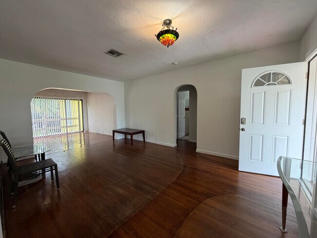 Building Photo - 14131 NW 3rd Ave