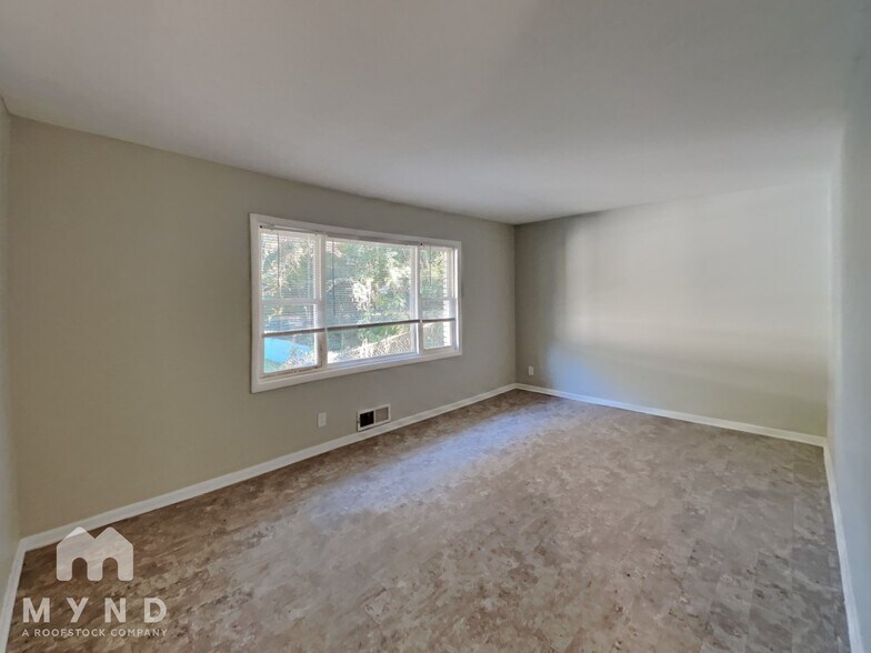 Building Photo - 39 Springside Dr SE