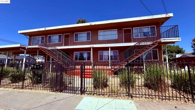 Building Photo - 10100 Walnut St