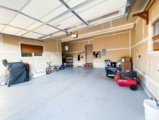 Building Photo - Charming Downtown Retreat: A Unique Blend of Urban Living and Montana Charm in Bozeman
