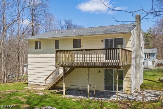 Building Photo - 15 Karen Rd