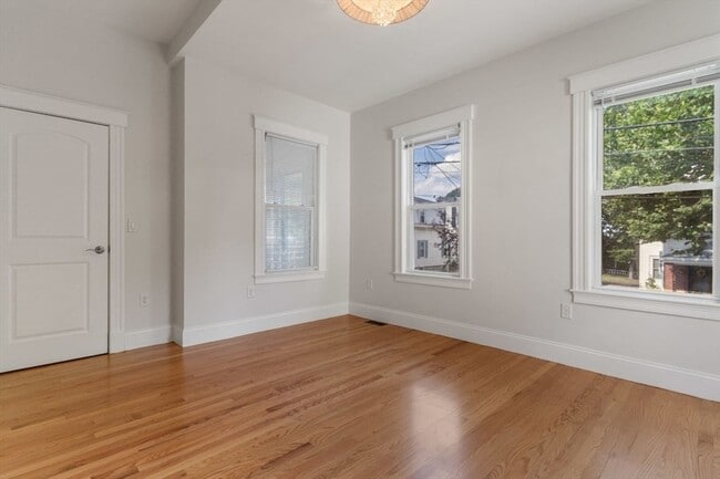 Building Photo - 102 Jaques St