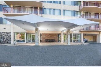 Building Photo - 5353 Columbia Pike