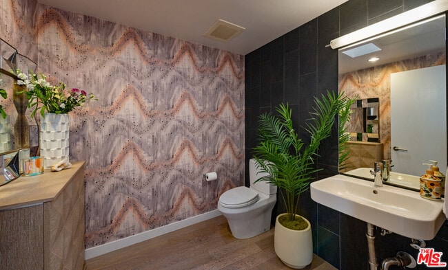 Building Photo - 751 N Fairfax Ave