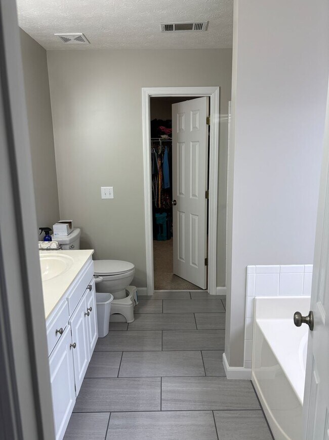 Building Photo - Wonderful home in Thorington Trace for rent!